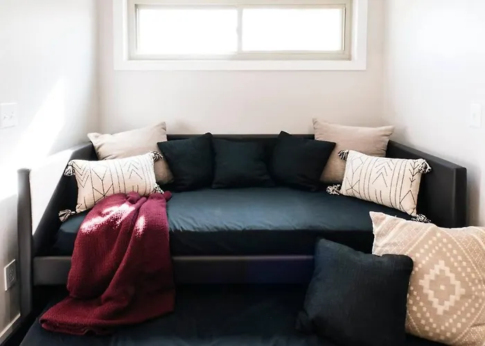 Pet-friendly Townhouse Creekside Walk Holiday home Sheridan